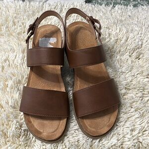 EUC Flex Step Brown Cork Wedge Sandals